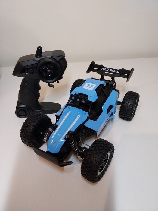 Баггі на радіоуправлінні.