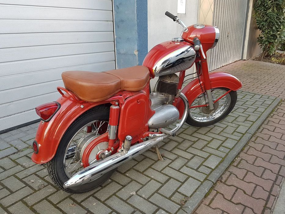 Jawa 250 typ 353 Motor motocykl JAWA 250 model 353 po renowacji 1961 rok produkcji