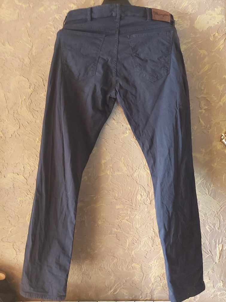 Spodnie jeans Wrangler W33 L34.