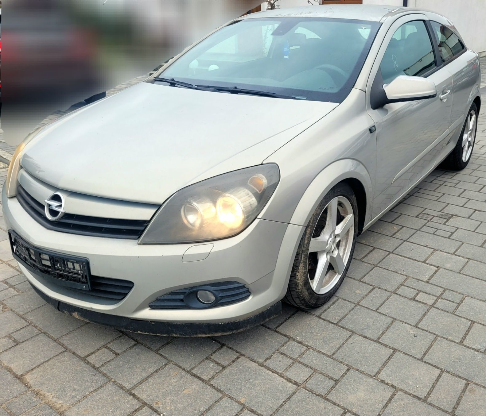 Opel Astra III GTC 1.6 benzyna 2005 r