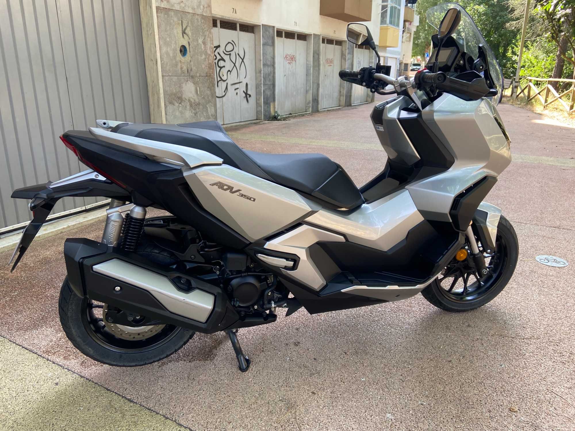 Honda ADV 350 nacional