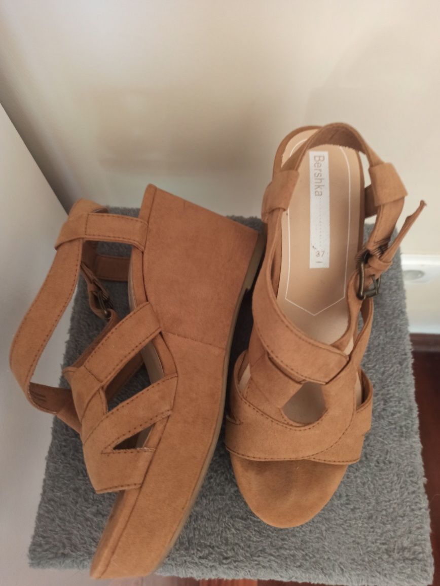 Sapatos berska Camel 37