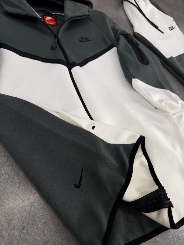 Нові Nike Tech Fleece чоловічий костюм