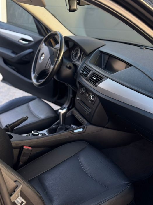 BMW X1 sDrive18d 2.0 Diesel
244.000 km | Cor preta | Revisõ