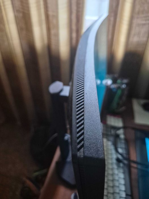 23.6" Геймерський монітор DELL s2422hg з роз'ємами DisplayPort та HDMI