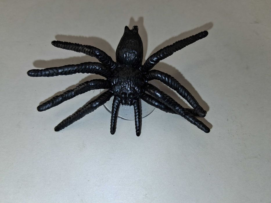 N055 Gumowy Pająk Na Przyssawkę Dekoracja Halloween Straszny
