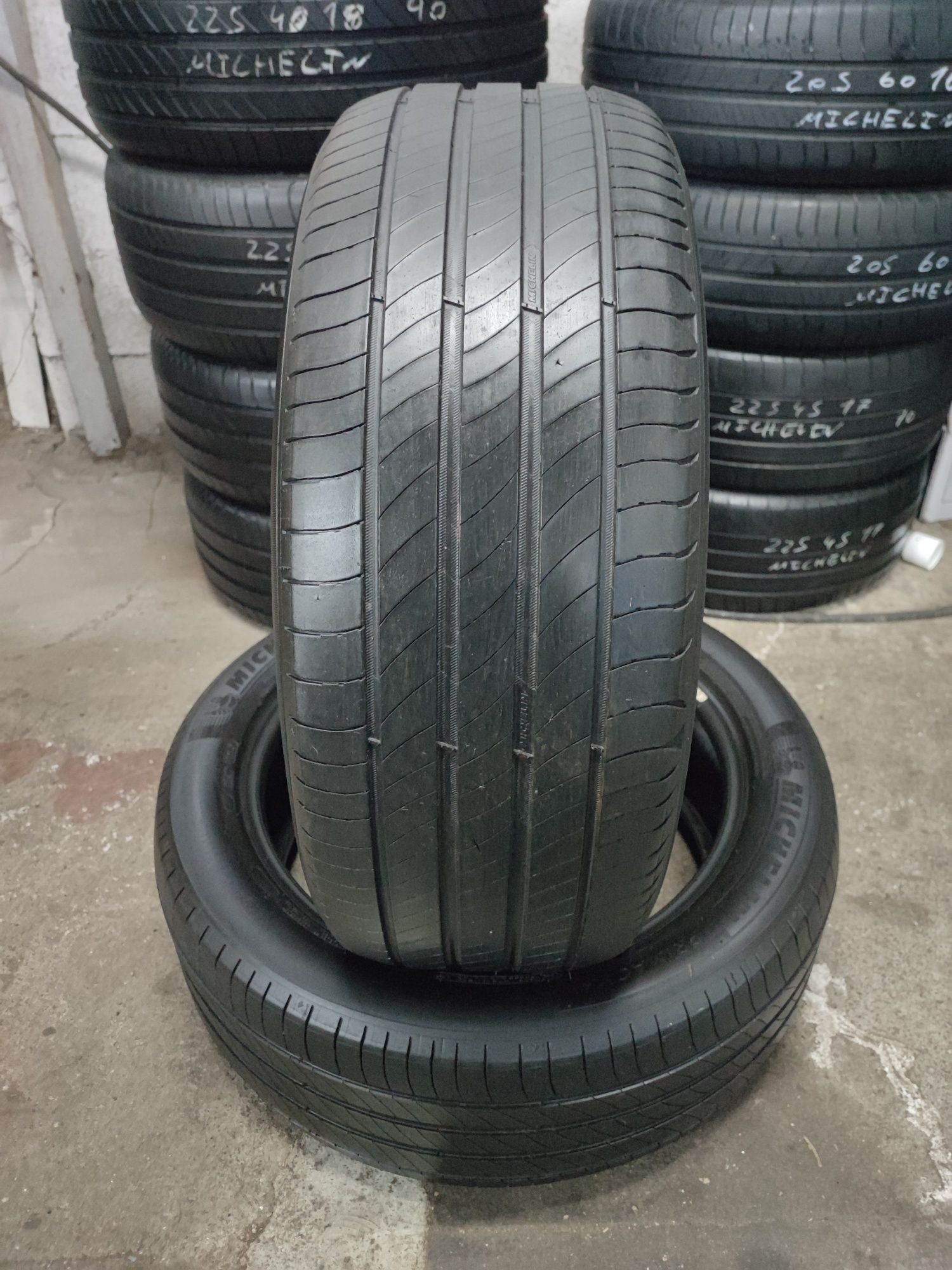 Pneus 235/50r19 Michelin Primacy 4 com 65% piso