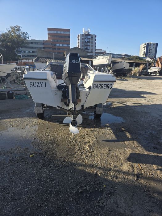 Barco Riamar 4.40 yamaha 60