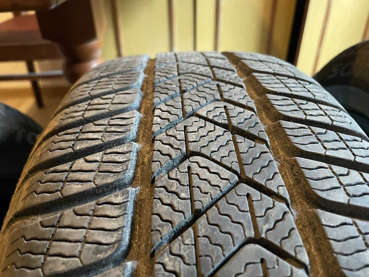 Резина / шини / колеса зимові Pirelli SottoZerro r16 205/60