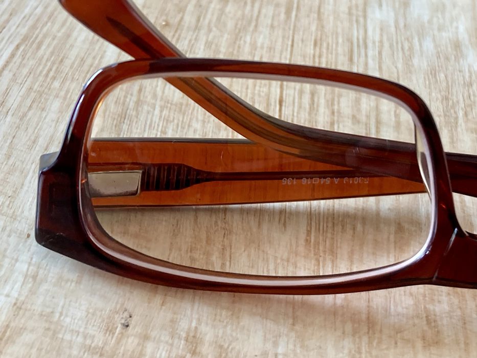 Armação de óculos marca Fidelity (Multióticas)