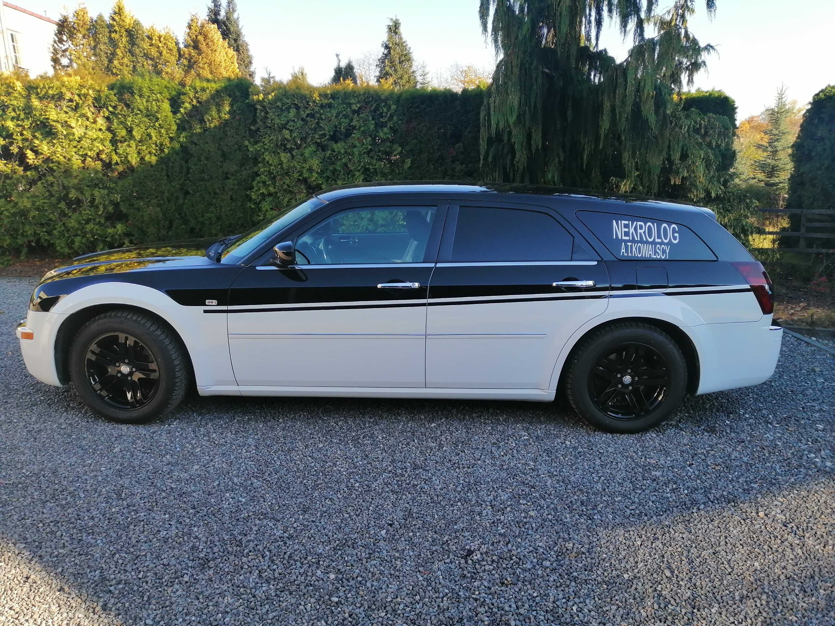 Karawan pogrzebowy Chrysler 300C