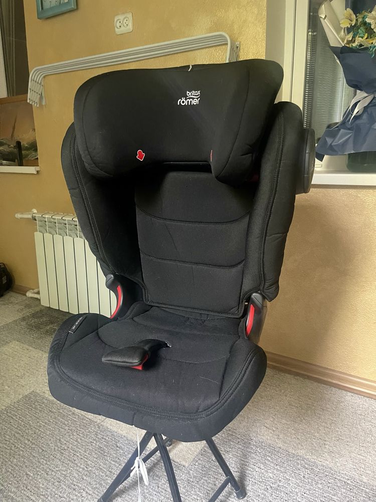 Продам авто кресло. Romer Britax