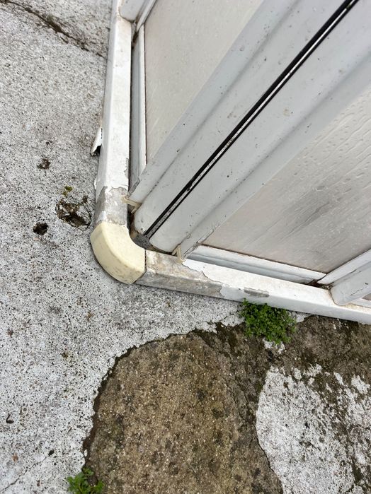 Resguardo de poliban/base de duche