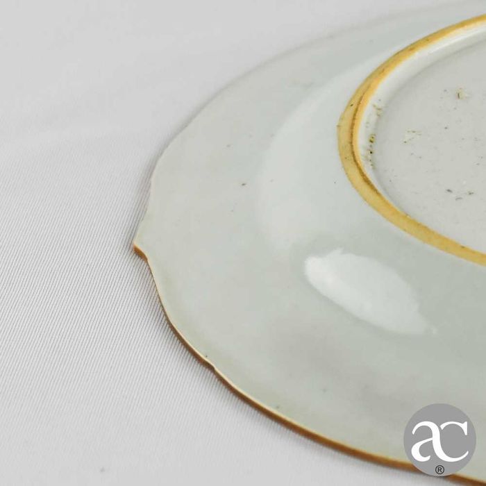 Prato Porcelana da China Bordo recortado, período Qianlong, séc. XVIII