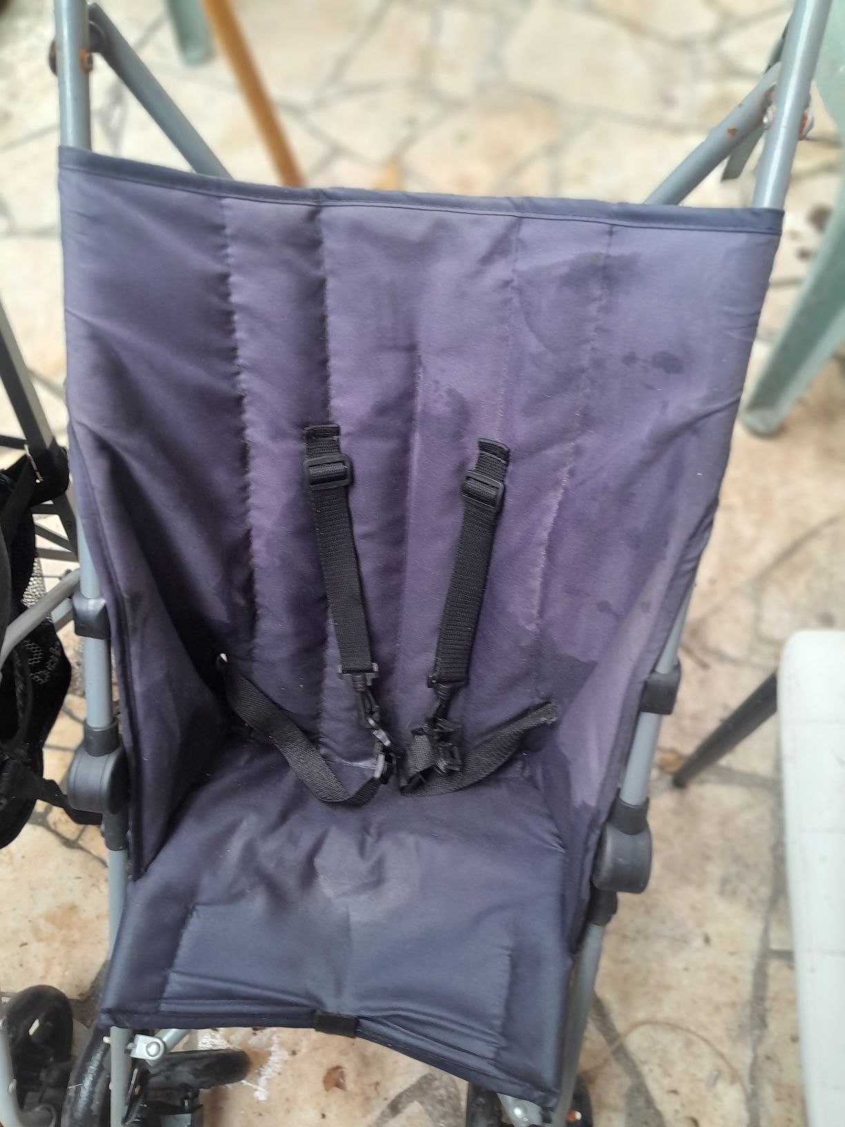 Vendo carrinhos de bebe de passeio 5 € cada