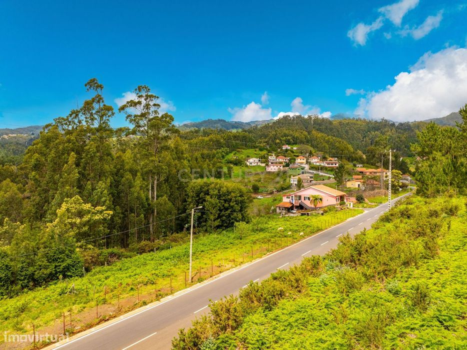 Terreno rústico de 11.440 m² com potencial de construção em Gaula