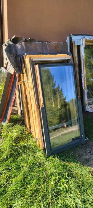 Okna drewniane dachowe używane