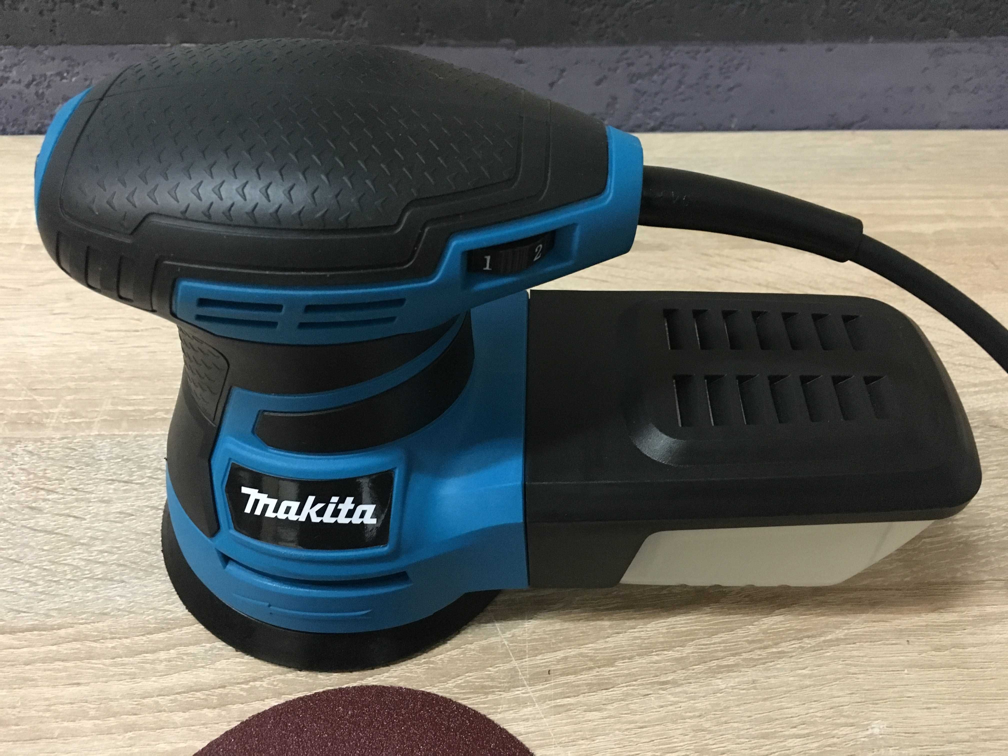Орбітальна шліфмашина Makita BO5031K (Румунія, ексцентрикова)