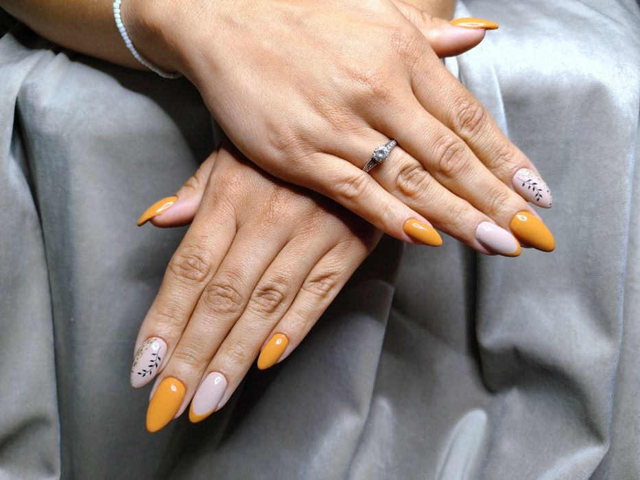 Paznokcie przedłużane, manicure hybrydowy, pedicure