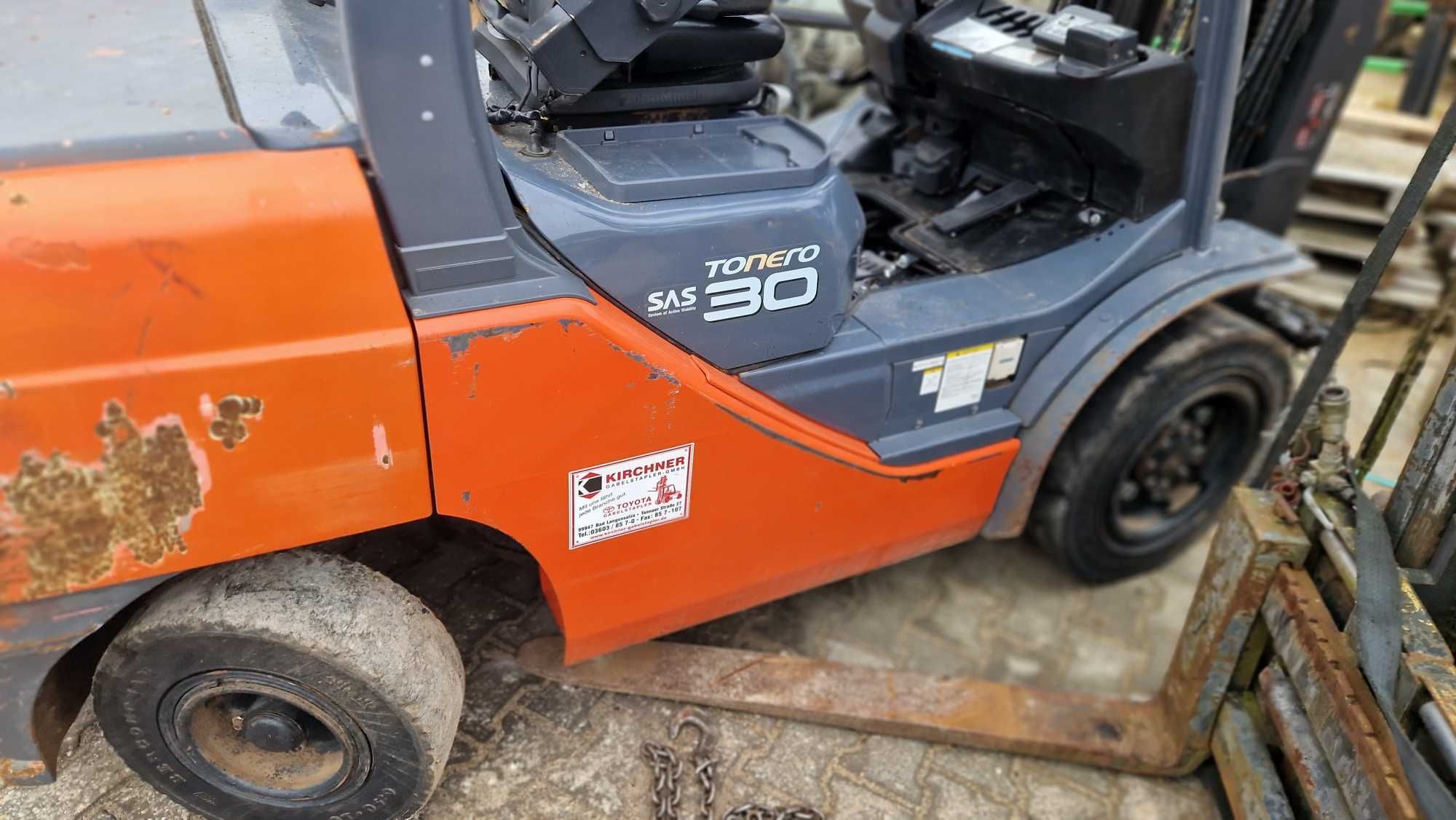 wózek widłowy Toyota 02-8FDF30 13r skrzynia biegów napęd klapa osłona