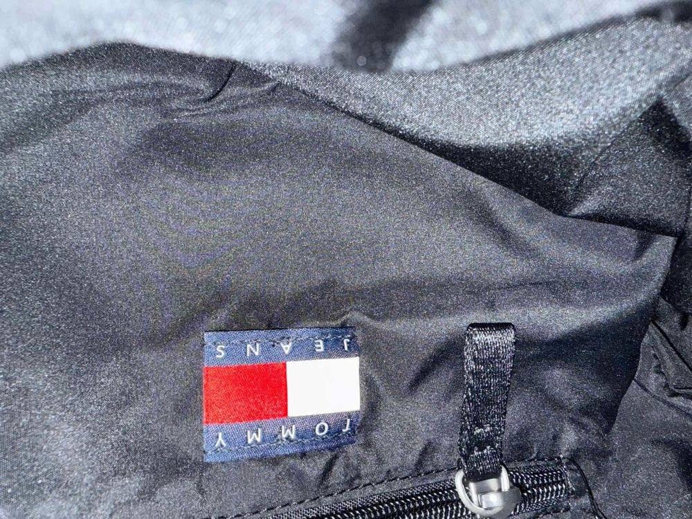 Czarna torebka Tommy Jeans