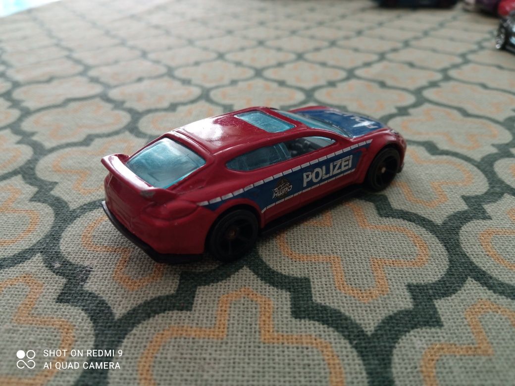 Porsche Panamera hot wheels bordowa A