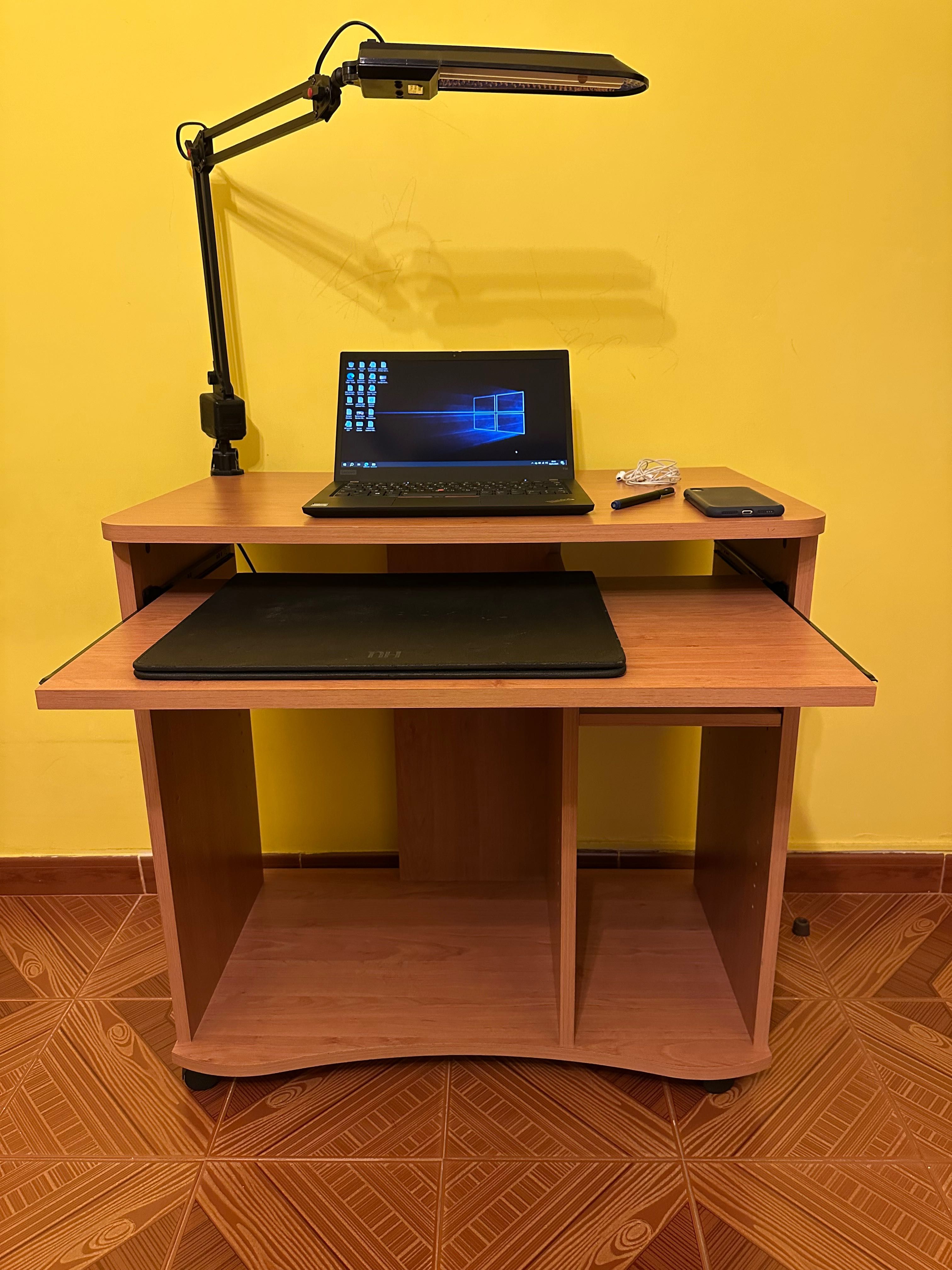 Mesa de estudo, secretaria, mesa de computador