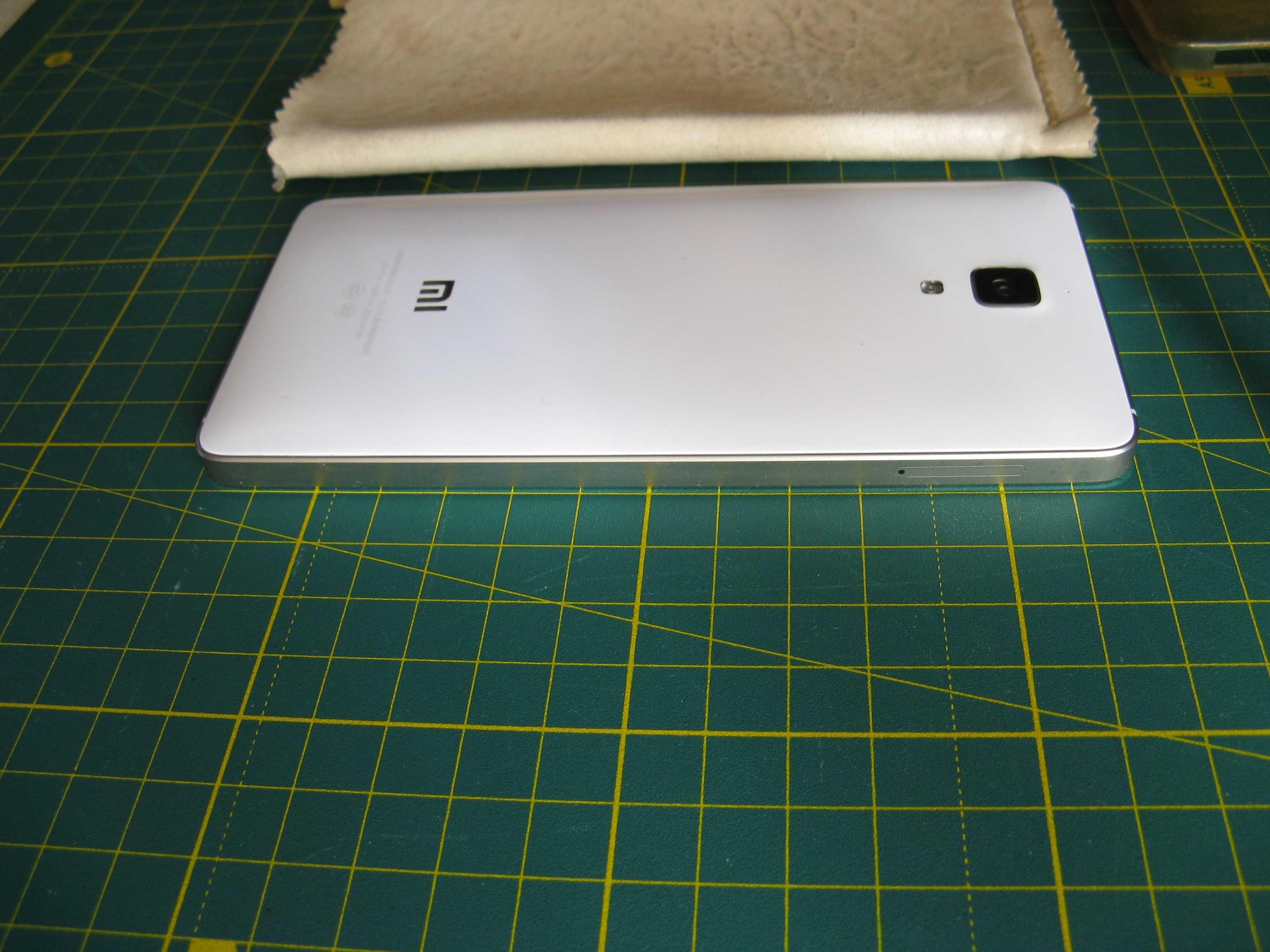 Смартфон Xiaomi Mi4