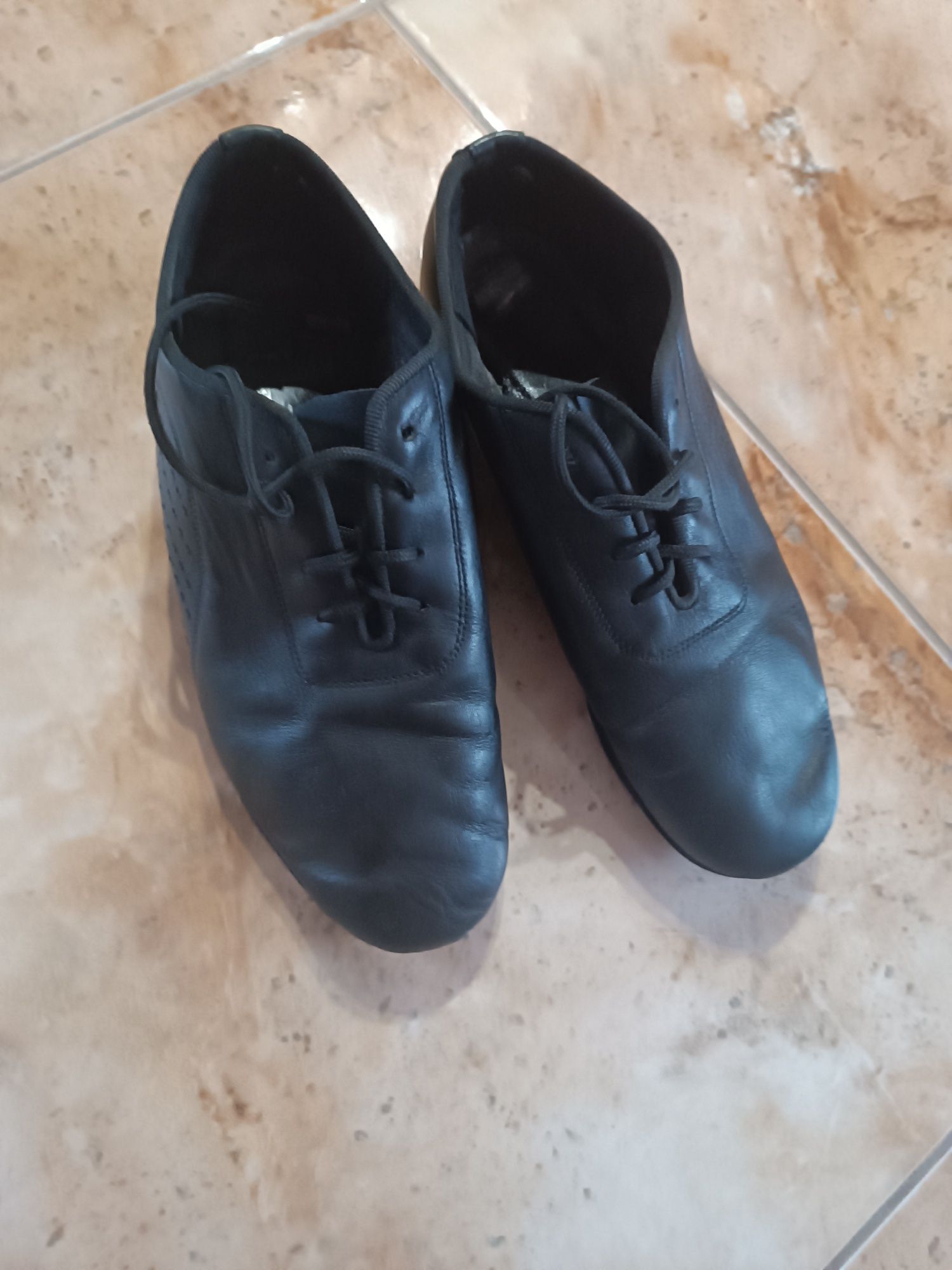 Обувь для бальных танцев