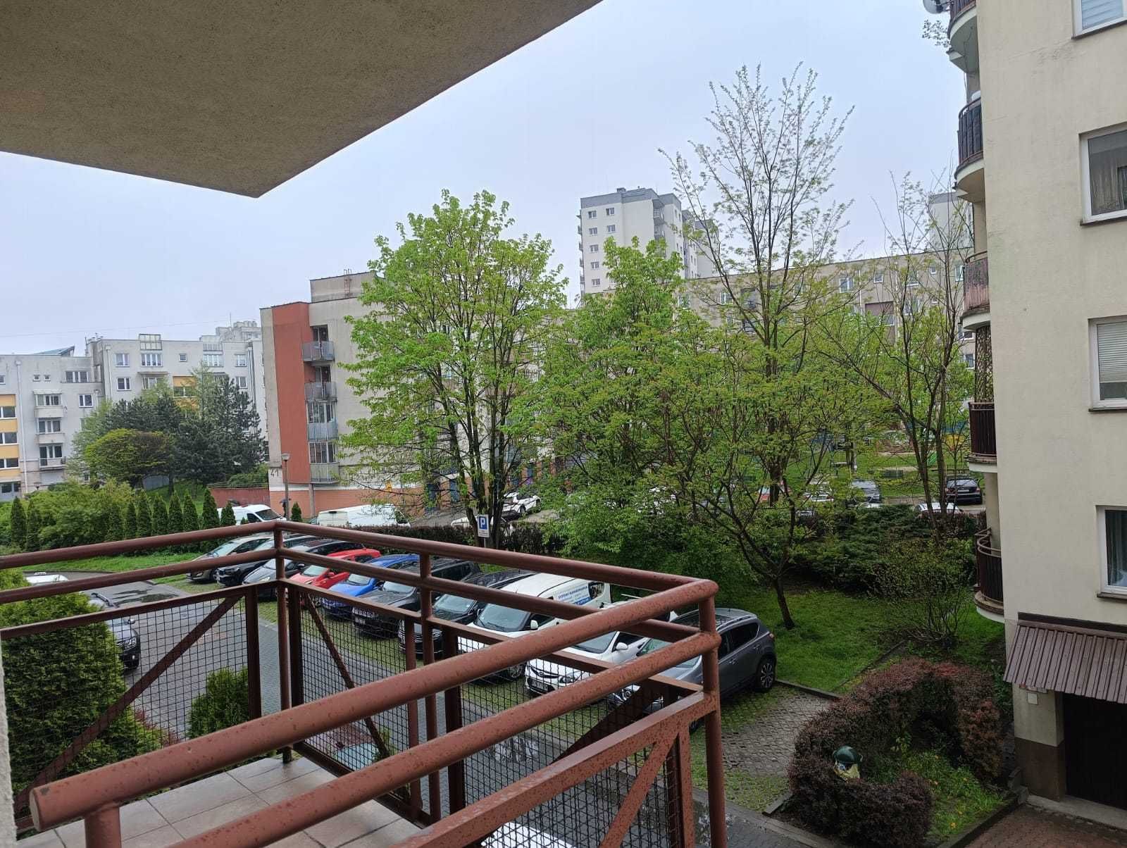 Wynajmę mieszkanie 46m2, 2 pokoje, balkon, piwnica. Mistrzejowice