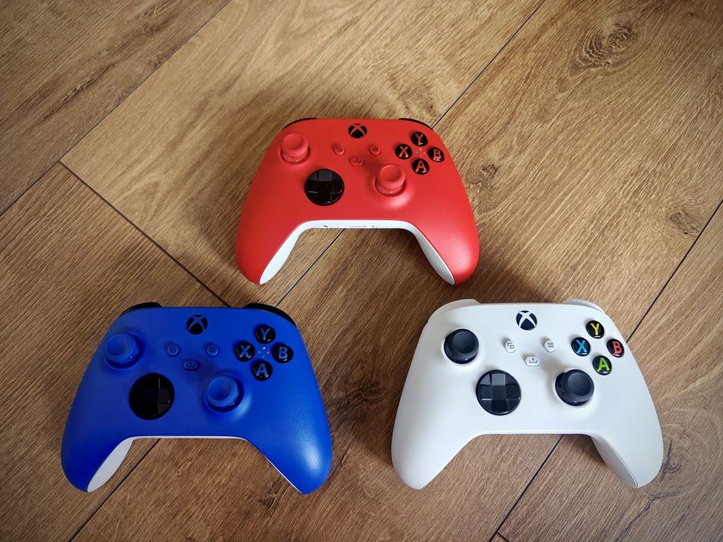 Konsola Xbox Series X 1TB / 3 pady / ładowarka / akumulatory / karton