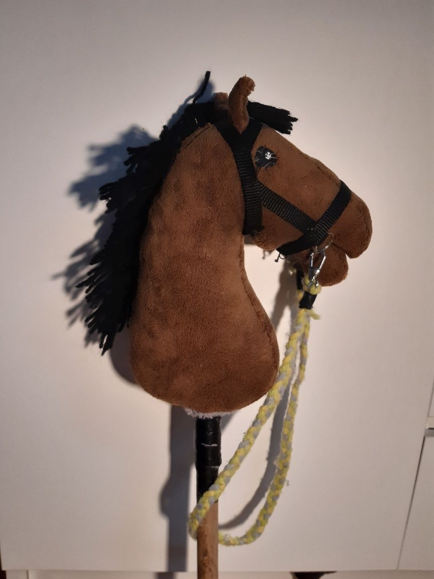 Hobby horse brązowy