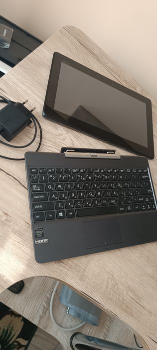 Планшет трансформер . Ноутбук ASUS Transformer Book T100TA. Стан 10/10