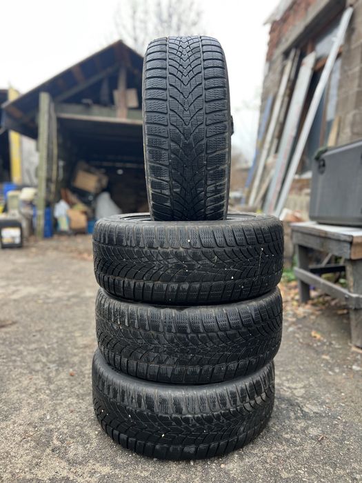 Продам резину Dunlop Winter Sport 4D RunonFlat 225/55 R17