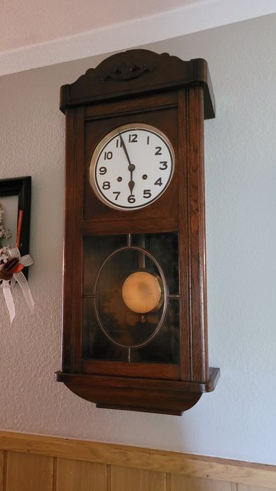 Stary duży drewniany  przedwojenny zegar ścienny