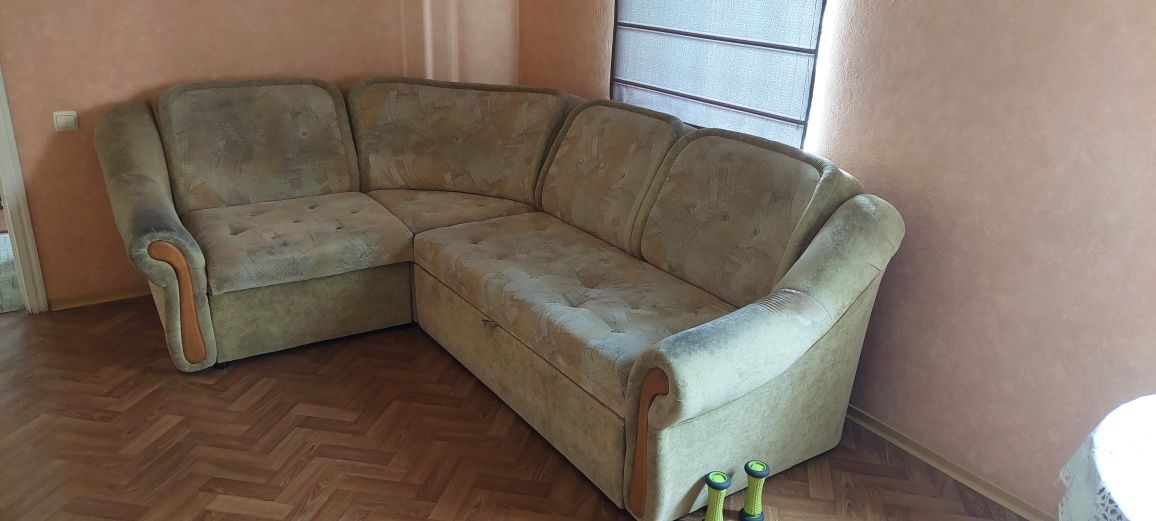 Продам диван уголок б/у недорого