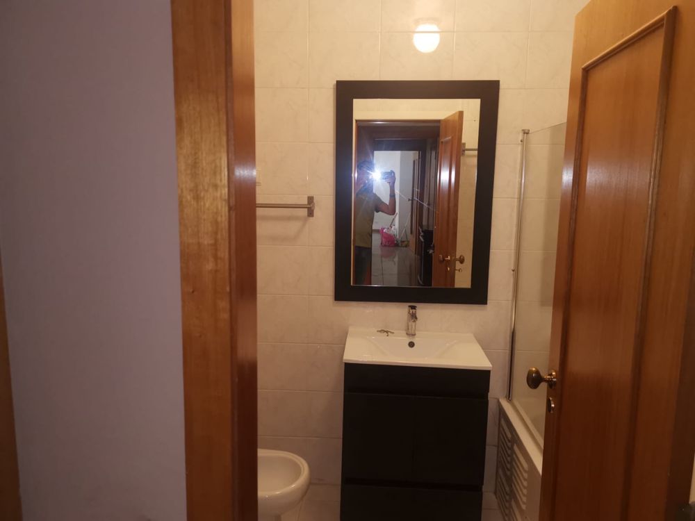 Alugo T2 condominio fechado