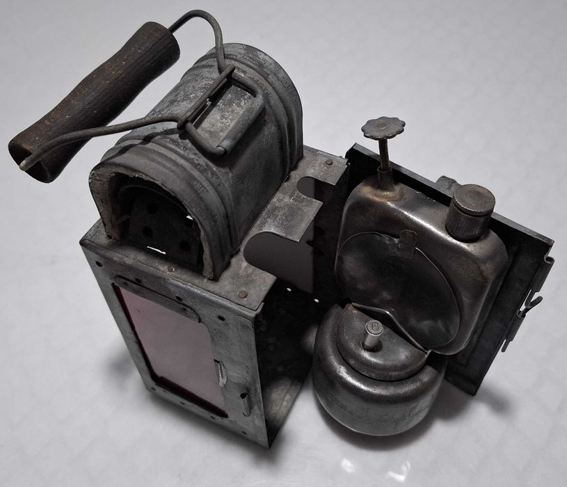 Lampa kolejowa, P.K.P, 13x10x21cm, 987g (Kolekcje, hobby, lampa)