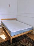 Cama IKEA com colchão e estrutura