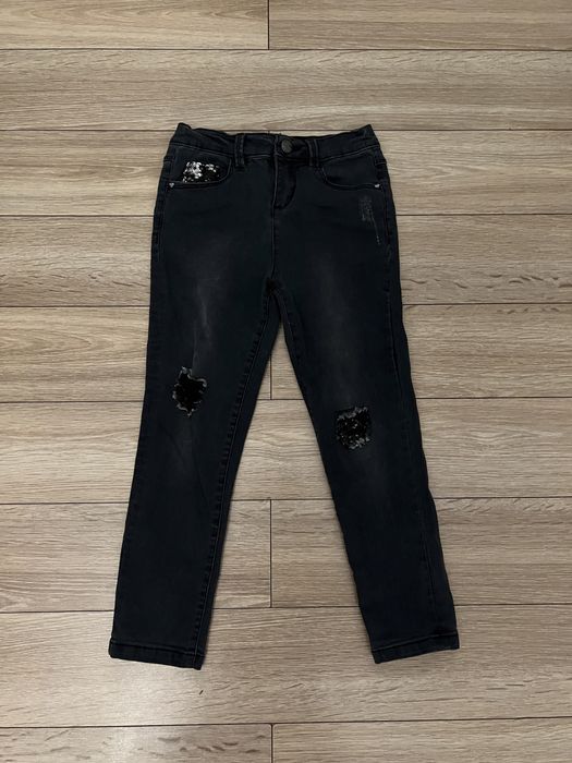 George czarne jeansy z cekinami rozmiar 116-122cm.