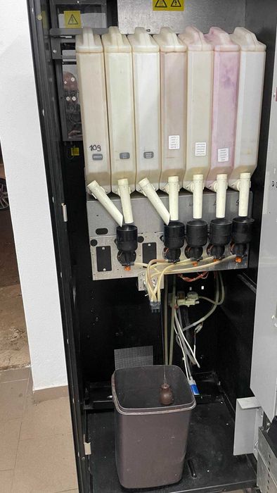 automat vendingowy kawowy Rheavendors