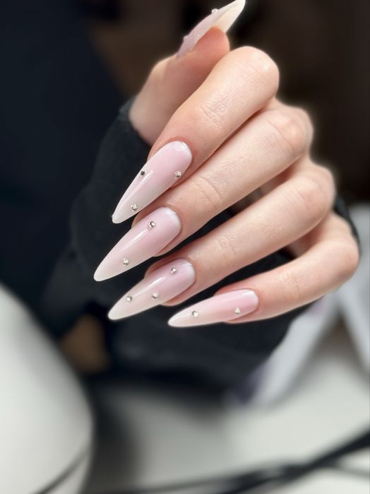 Manicure hybrydowy z sercem.Rzeszów – Centrum