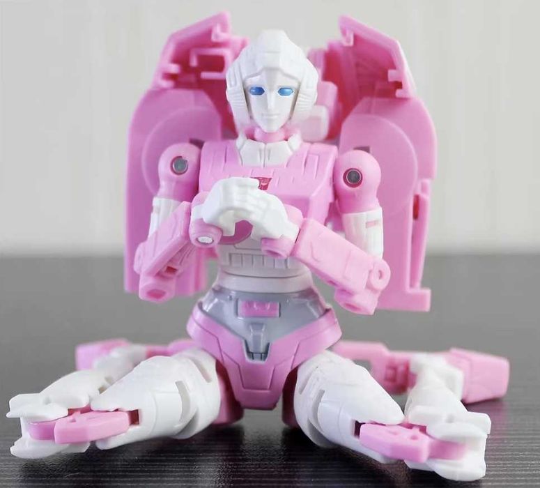 Трансформер Арсі Transformers War for Cybertron Deluxe Arcee Hasbro