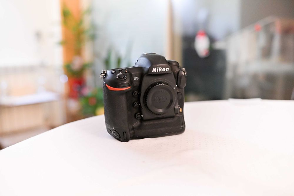 Vendo Nikon D5 - 100% funcional