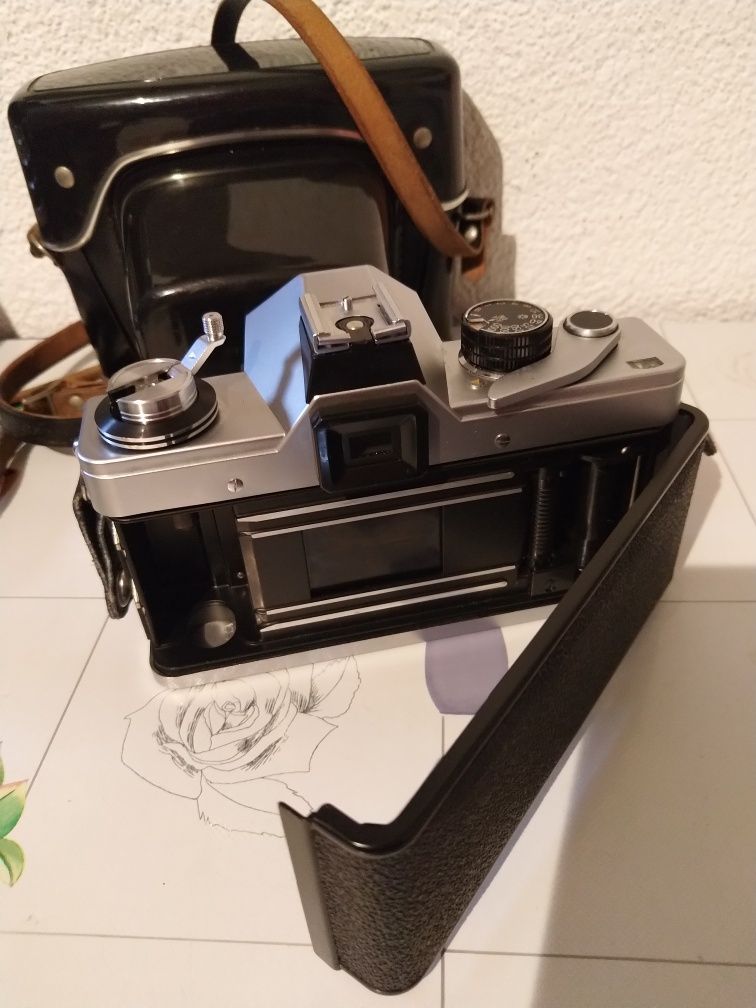 Aparat analogowy praktika na części