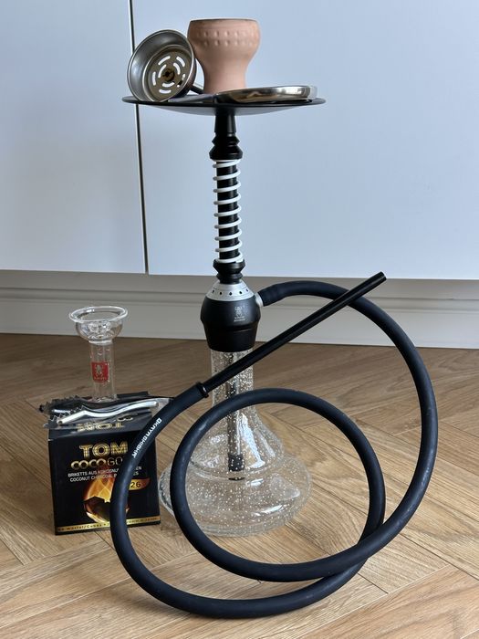 Shisha fajka wodna Kaya świeci w ciemności