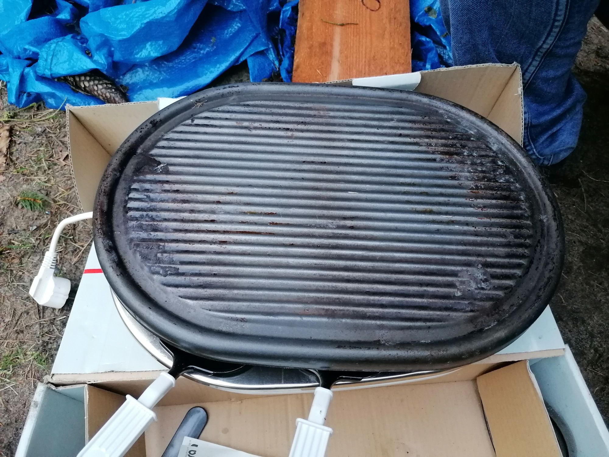 Grill elektryczny Raclette kontaktowy z patelniami do zapiekania