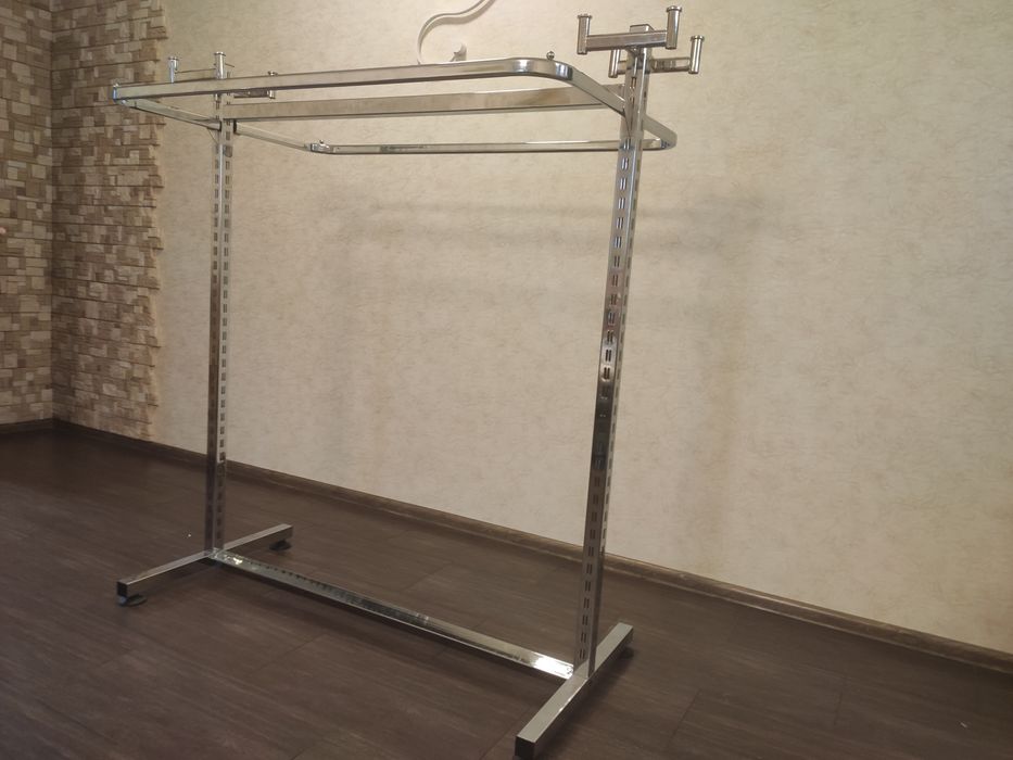 Стійка для одягу