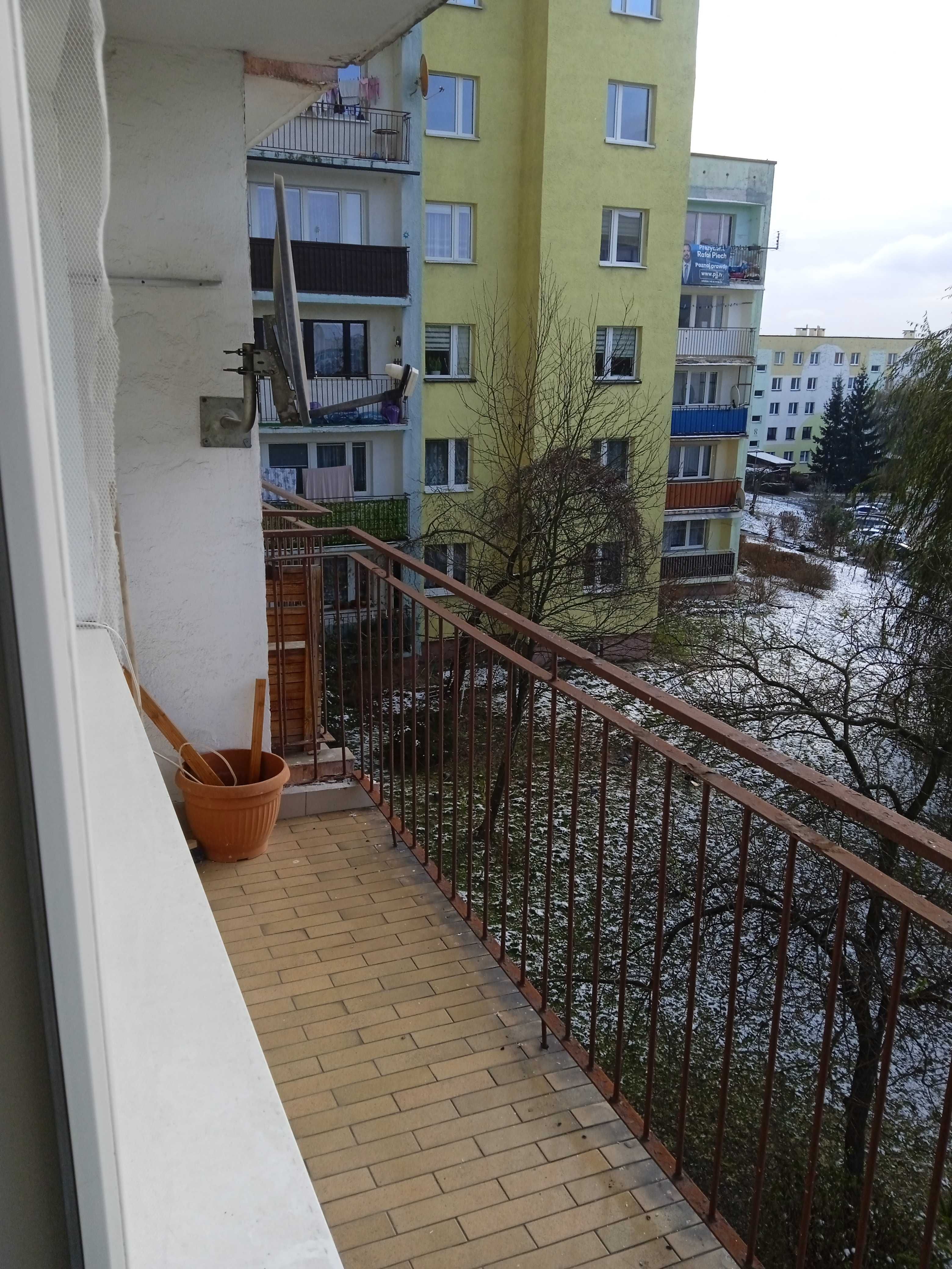 Pokój Słoneczne Wzgórze 20m^2 dwuosobowy. Duży balkon. Blisko PSK, UJK