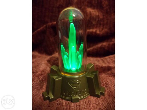 Super Homem superman Kryptonite com LUZ + livrete - NOVO PORTES GRÁTIS